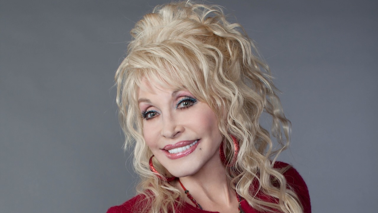 Dolly Parton Leads U.S. Favorability Rankings With +65 Net Rating