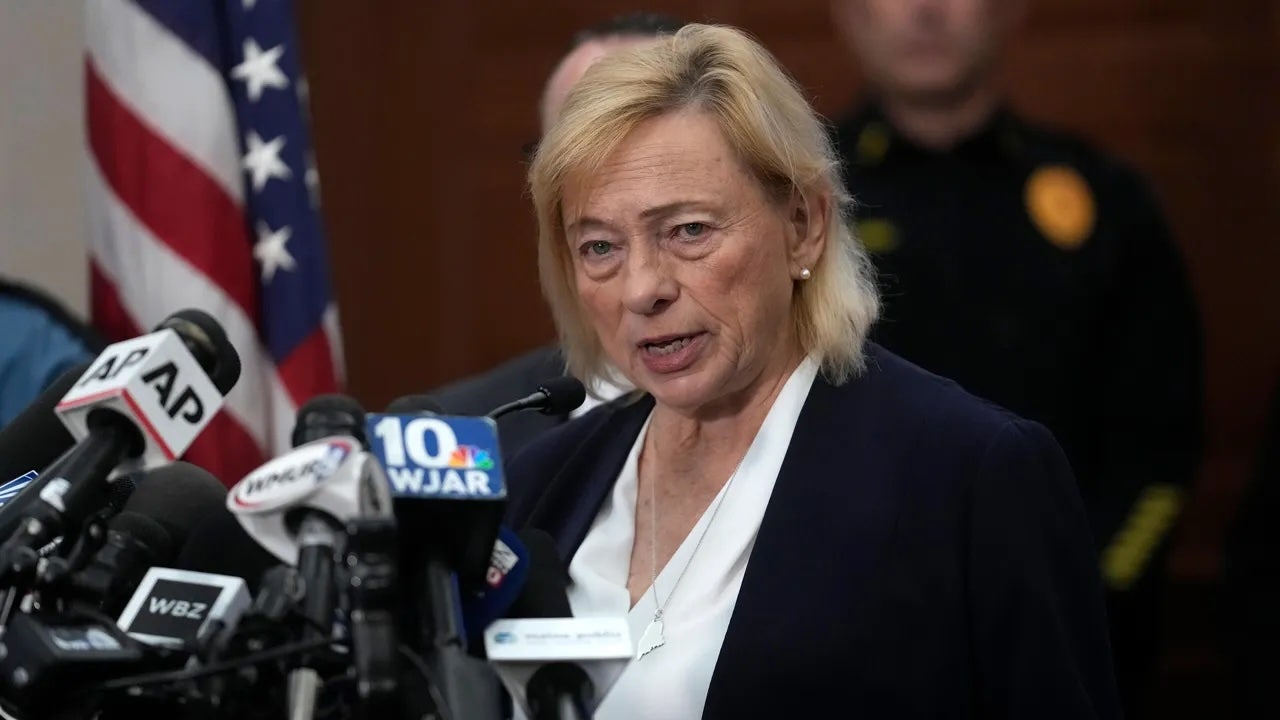 Maine Democrat Backs Filibuster Reform, Aligning With Trump's Senate Strategy