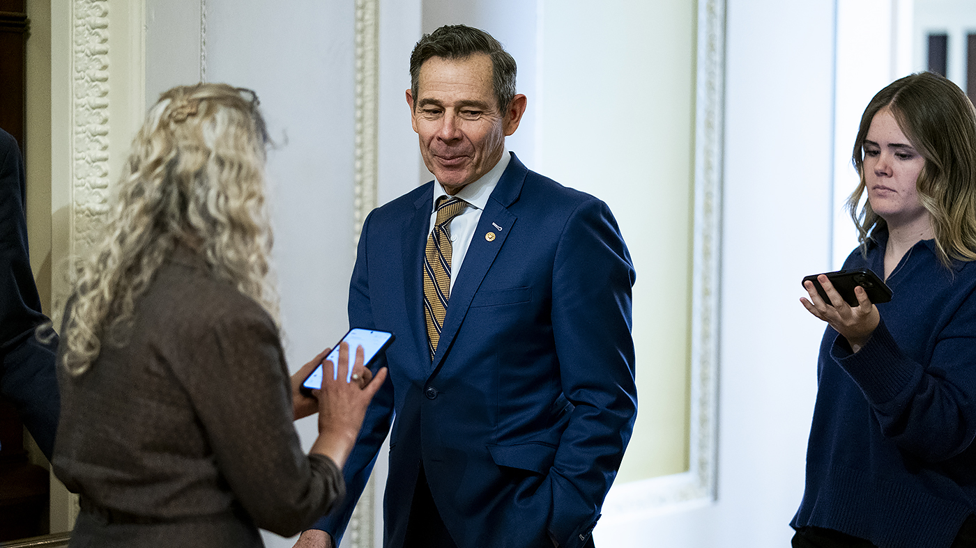 Murkowski pushes Senate GOP toward Iran war vote as Thune holds back